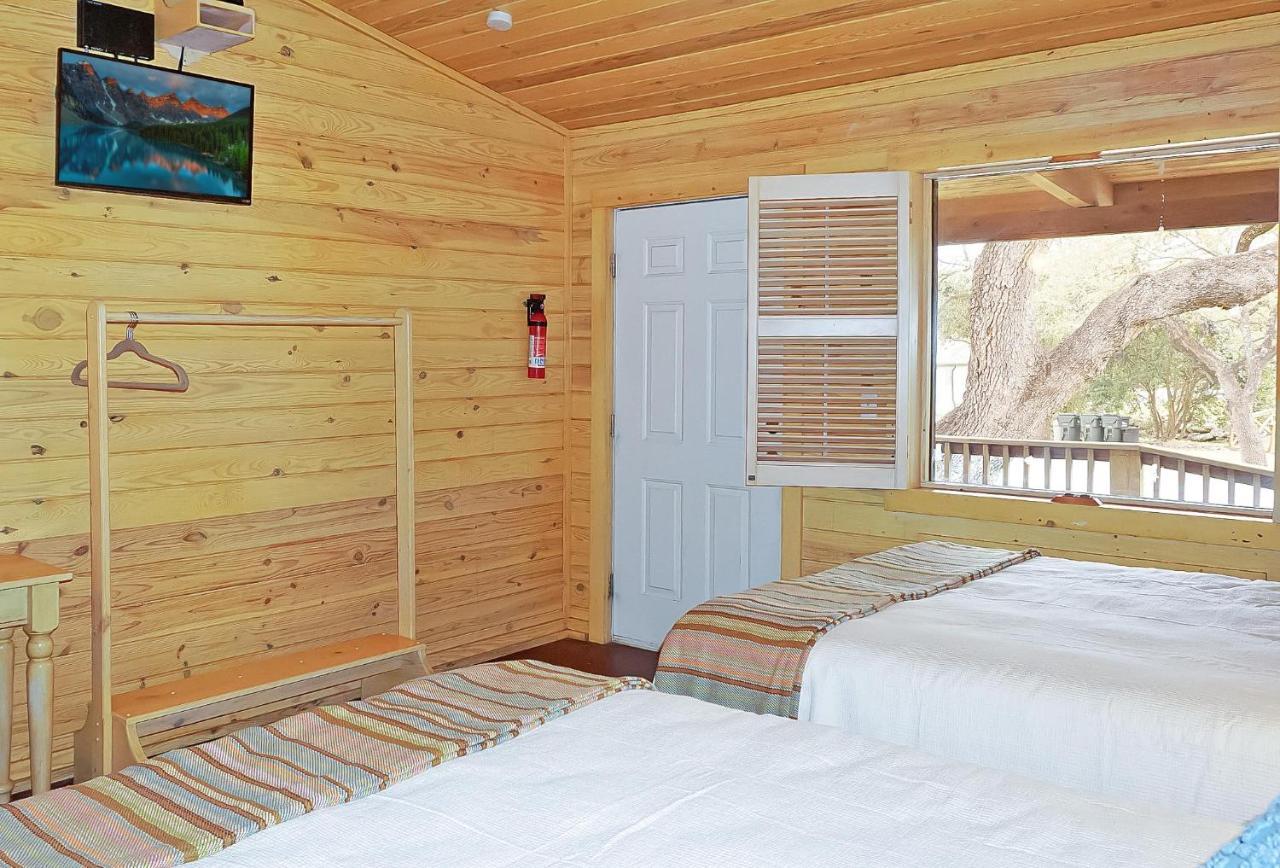 Wimberley Log Cabins Resort And Suites- Unit 8 Exteriör bild